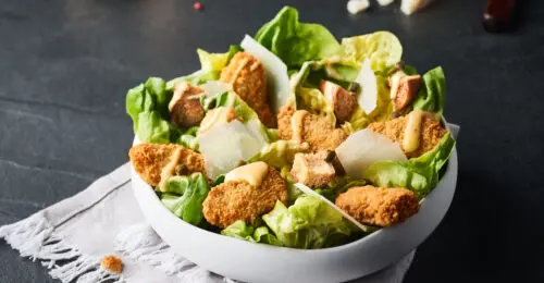 accro-recette-salade-caesar-vegetarienne-nuggets-vegetaux-500x260-c-default.webp